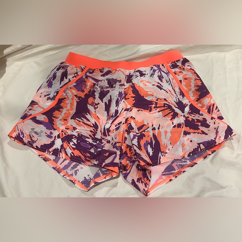 Under Armour Women’s HeatGear Mileage 3.0 Printed Shorts – Size Small